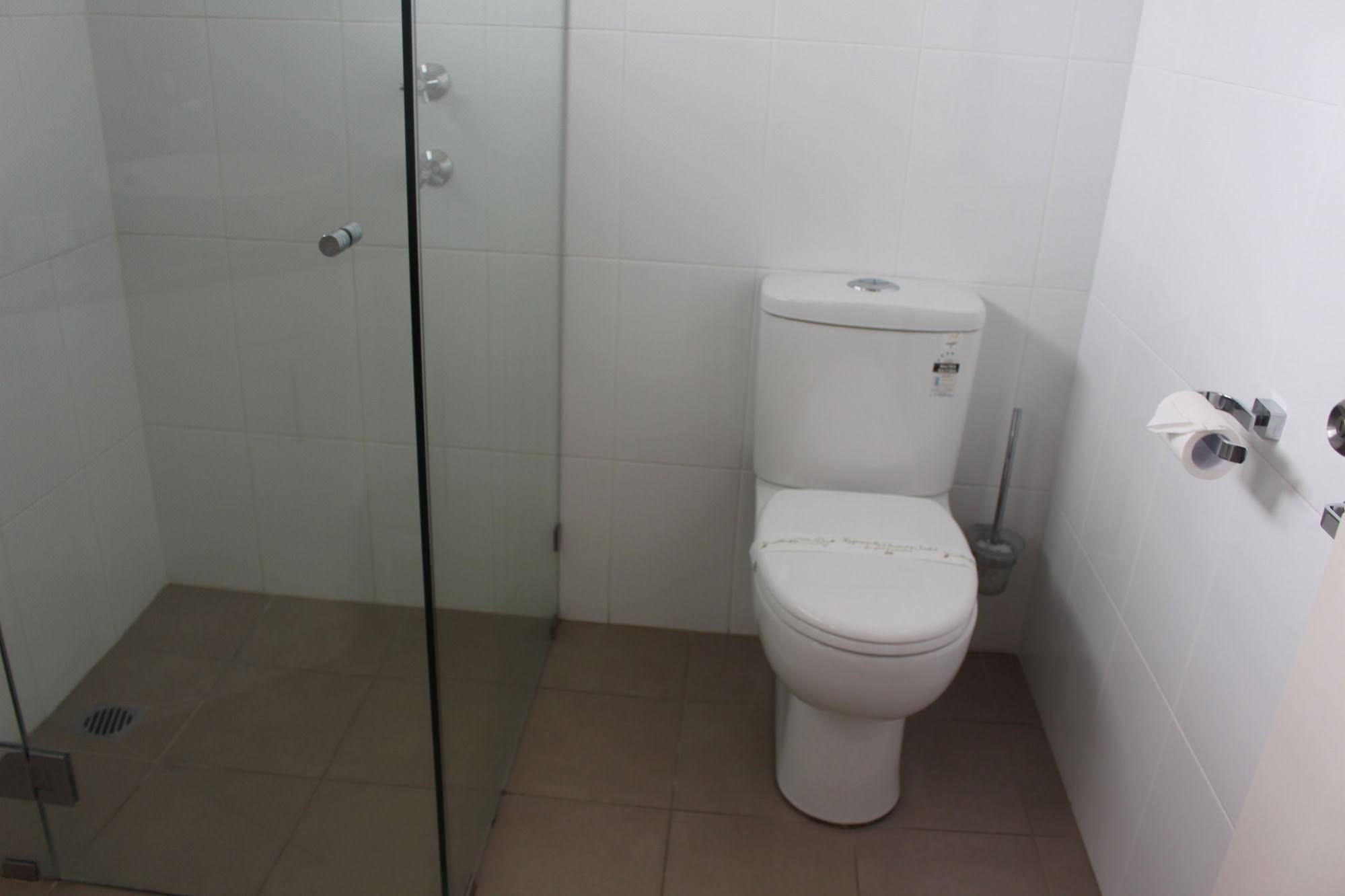 דובו Centrepoint Motel מראה חיצוני תמונה